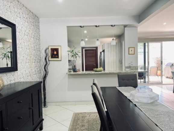 Venta de Casa en San Rafael de Escazú. RAH 26-1123 en San Rafael, Escazú, San José — $320,000