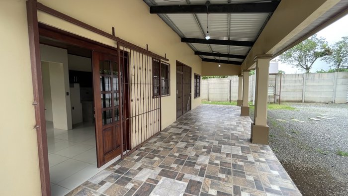 SE VENDE CASA EN SANTIAGO, SAN RAMON en San Ramón, Alajuela — $253,000 - Foto 2 de 19