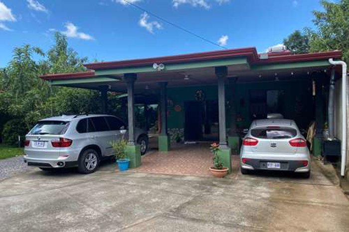 VENTA  CASA EN CIUDAD COLON CON APARTAMENTO in Colón, Mora, San José — ₡ 165 000 000