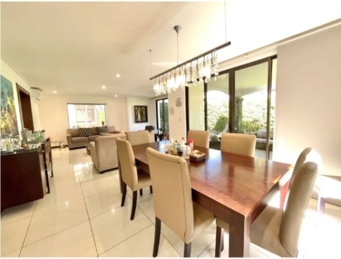 VENDO CASA EN POZOS DE SANTA ANA. en Pozos, Santa Ana, San José — $4,290,000