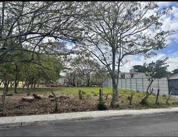 Venta de Terreno en Piedades de Santa Ana en Piedades, Santa Ana, San José — ₡ 135 000 000 - Foto 2 de 2