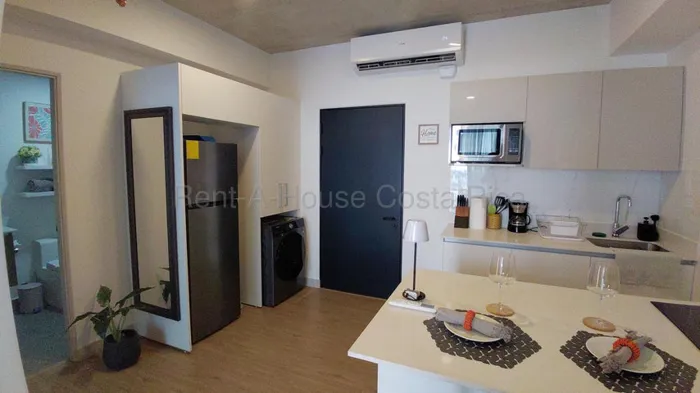 Alquiler de Apartamento AMUEBLADO en Secret Escalante. RAH 27-996 in Carmen, San José — $1,100 - Photo 3 of 7