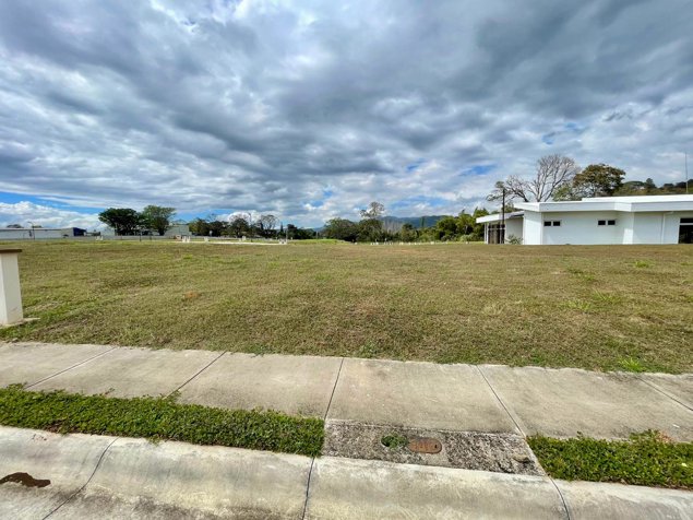 Lote en venta en Grecia con una ubicación privilegiada en Grecia, Alajuela — ₡ 24 000 000