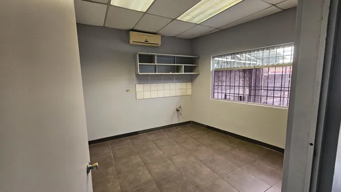 Alquiler de Edificio en Tibás, San José. en Cinco Esquinas, Tibás, San José — $7,500 - Foto 3 de 13