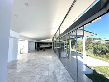 Se alquila casa con lote de mas de 1500m2 en Piedades Santa Ana 26-1102 en Piedades, Santa Ana, San José — $3,750 - Foto 4 de 22