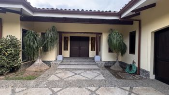 Venta / Alquiler de Casa de lujo en Hacienda Gregal (AD) en Granadilla, Curridabat, San José — $5,500 - Foto 2 de 20