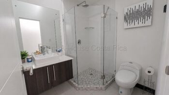 Venta de Casa en Condominio Altos de Sabanilla en Sabanilla, Montes De Oca, San José — 108 000 000 ₡ - Foto 5 de 35