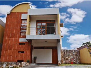 Venta Town House, Escazu Bello Horizonte Costa Rica en San Antonio, Escazú, San José — $225,000 - Foto 3 de 41