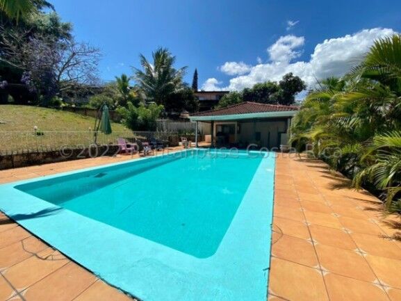 Se vende finca de 5,965m2 en Alto de las Palomas de Santa Ana 25-1836 en Santa Ana, San José — $800,000