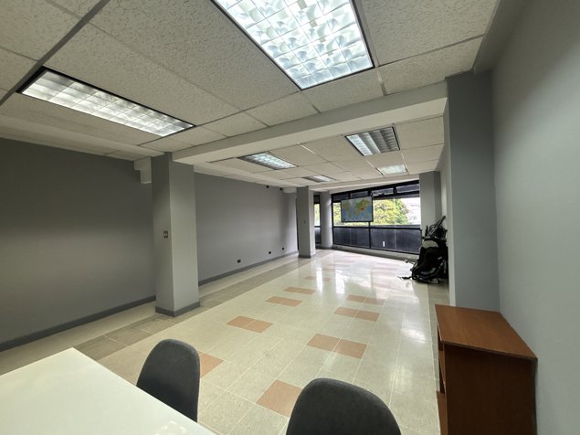 LOCAL COMERCIAL U OFICINA, BARRIO ESCALANTE, 75 M² en Carmen, San José — $1,200