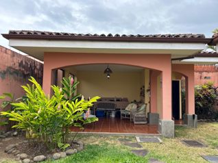 Venta de Casa en Residencial Quizarco en San Vicente, Santo Domingo, Heredia — $475,000 - Foto 2 de 15