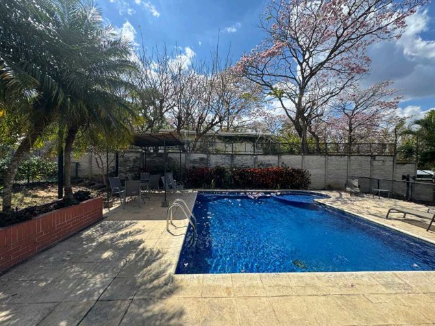OPORTUNIDAD EN CONDOMINIO CASA DEL BOSQUE, GUACHIPELIN. in Escazú, San José — $220,000