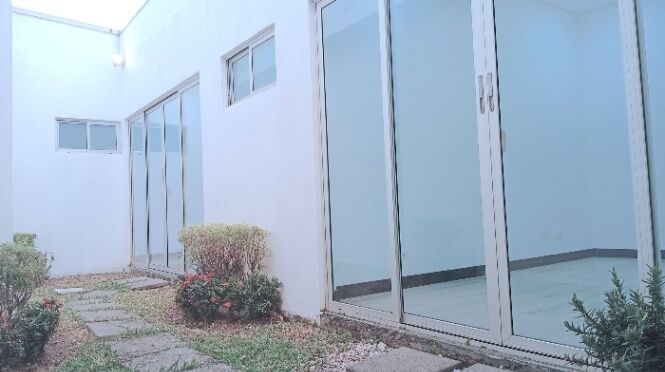 Alquiler de Casa en Piedades de Santa Ana. in Piedades, Santa Ana, San José — $1,800