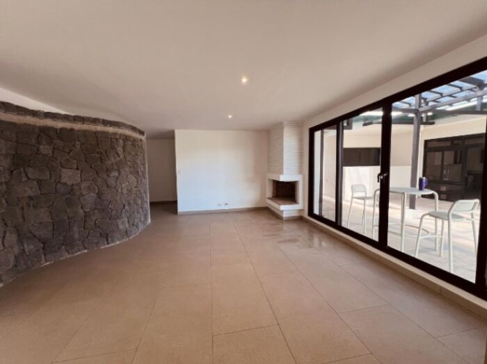Alquiler de Cómodo Apartamento en Escazú / Mls. 26-1240 OFC JB in San Rafael, Escazú, San José — $1,400