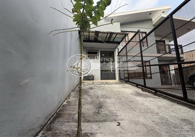 Alquilo local Fatima Heredia #18 in Heredia — ₡ 350 000