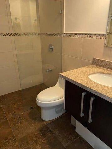 Alquiler de Apartamento en San Rafaél de Escazú. RAH 26-1070 en San Rafael, Escazú, San José — $1,500
