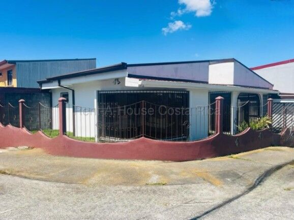 MLS-26-1707 LS VENTA CASA SAN ISIDRO SAN JOSE in San Isidro, Vázquez de Coronado, San José — ₡ 125 000 000