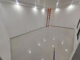 Commercial Premises for Rent in Oriental de Cartago. RAH 27-914 NEGOTIABLE PRICE - Photo 2 of 3