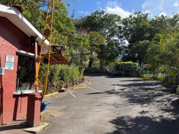 Venta de Excelente Local Comercial en Escazú / Mls. 26-1894 OFC JB en Escazú, San José — $1,700,000