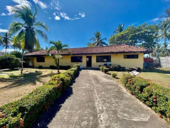 Venta de Casa en Puntarenas. RAH 25-1831 in Puntarenas — $450,000