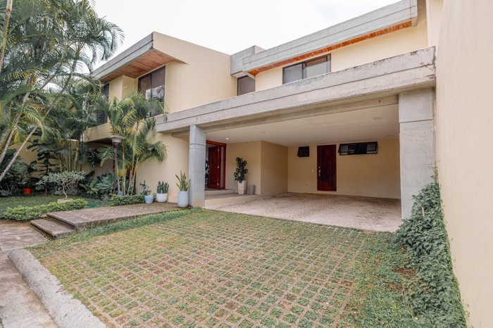Venta casa en Condominio Pinares de Curridabat in Curridabat, San José — $495,000