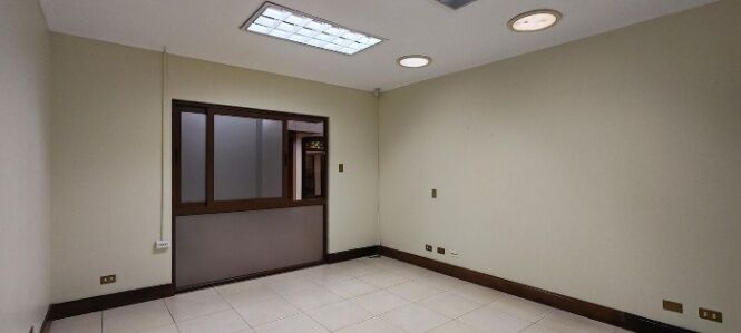 MLS-25-1610 LS ALQUILER OFICINA MONTES DE OCA SAN JOSE in San Pedro, Montes De Oca, San José — $900