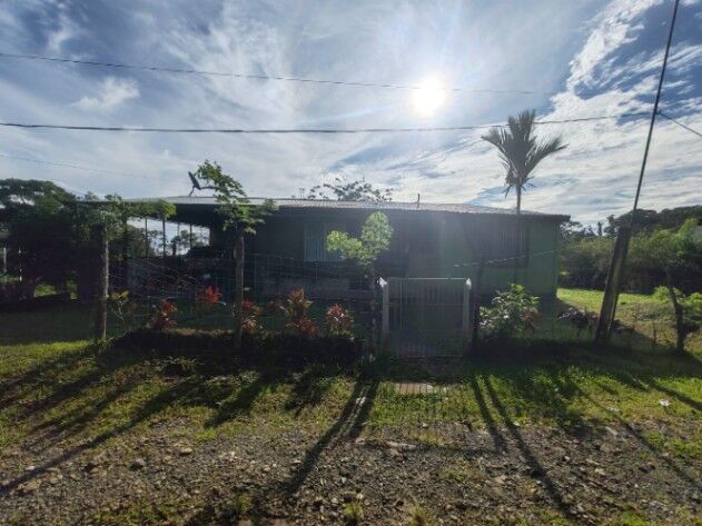SE VENDE LOTE CON CASA EN SAN JUAN en Peñas Blancas, San Ramón, Alajuela — ₡ 40 000 000