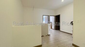 Venta de Hermosa Casa en San Antonio de Escazú26-1421  en San Antonio, Escazú, San José — $350,000 - Foto 5 de 13
