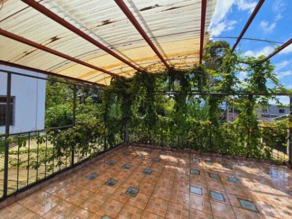 Se vende espaciosa casa con patio en Concepción de Heredia 25-1140 in Concepción, San Rafael, Heredia — $400,000