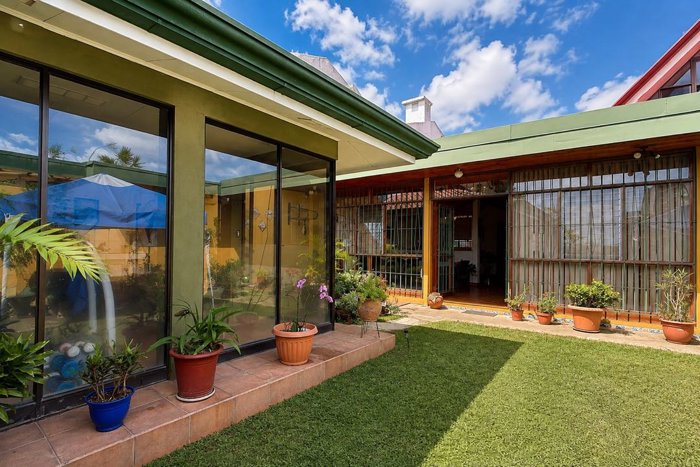 Venta de casa en El Prado de Curridabat in Granadilla, Curridabat, San José — ₡ 187 000 000 - Photo 2 of 10