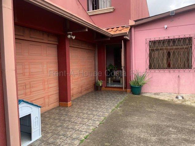 Venta de Lote + 2 Casas en San Rafael Arriba de Desamparados. RAH 27-701 Oportunidad Única in Desamparados, San José — $442,000