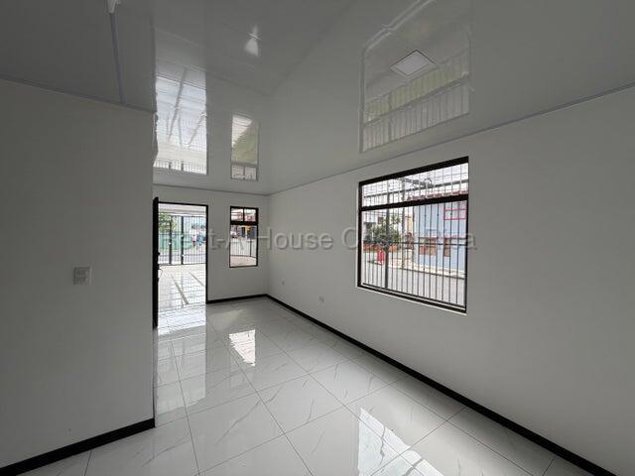 Venta de Casa Esquinera a Estrenar en Tibás #27-227 GS en San Juan, Tibás, San José — $176,000