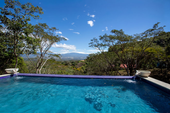 Brand New Home With Pool And Panoramic Views - Atenas en San José, Atenas, Alajuela — $725,000 - Foto 3 de 34