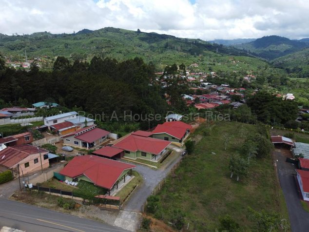 Venta de 3 Casas en San Marcos de Tarrazú en San Marcos, Tarrazú, San José — $520,000 - Foto 3 de 10