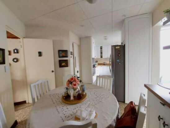 Se vende espaciosa casa en Rohrmoser cerca de la embajada Centro Americana 25-139 in Pavas, San José — $400,000