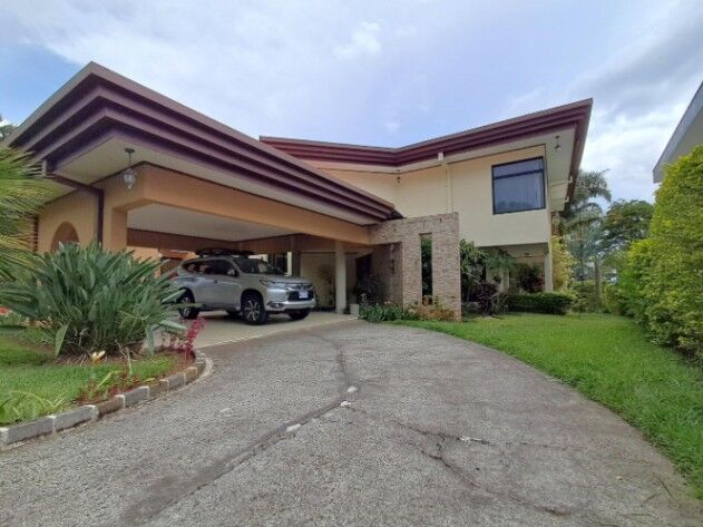 Venta de Casa en San Rafael de Heredia.  en San Rafael, Heredia — $975,000