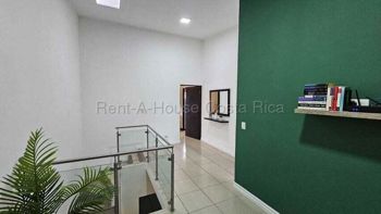 Alquiler de Casa en San Rafael de Escazú. RAH 27-385 en San Rafael, Escazú, San José — $2,200 - Foto 5 de 16