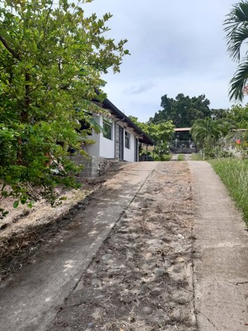VENTA DE QUINTA, PUNTARENAS, CALDERA, BARRIO VILLANUEVA en Caldera, Esparza, Puntarenas — ₡ 60 000 000