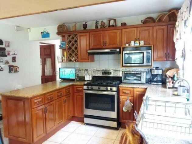 Venta de Casa en Pozos de Santa Ana. RAH 26-1673 in Pozos, Santa Ana, San José — $875,000