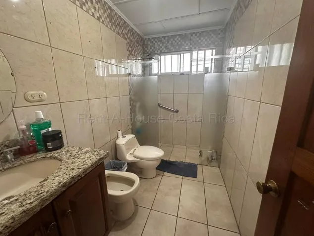 Sale: Mixed-Use Property in San Vicente de Moravia, Los Colegios. RAH 27-9 in San Vicente, Moravia, San José — $325,000 - Photo 3 of 16