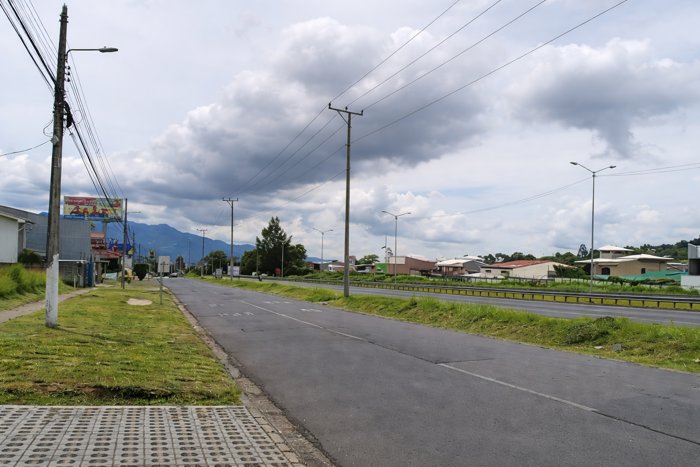 Centro Comercial Nuevo en Venta – Frente a la Florencio del Castillo en Tres Ríos, La Unión, Cartago — $550,000 - Foto 3 de 4