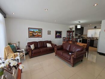 Venta casa moderna en condominio con patio amplio y vistas espectaculares #26-1886 GS en San Vicente, Moravia, San José — $220,000 - Foto 4 de 17