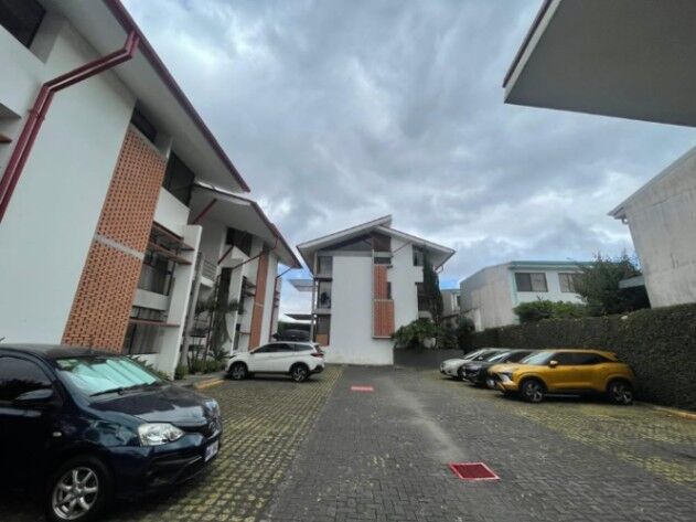 Apartamento en venta en Ruta 202, Sabanilla – Montes de Oca, San José in Sabanilla, Montes De Oca, San José — $170,000