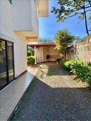 Home For Rent Llorente, Flores, Heredia