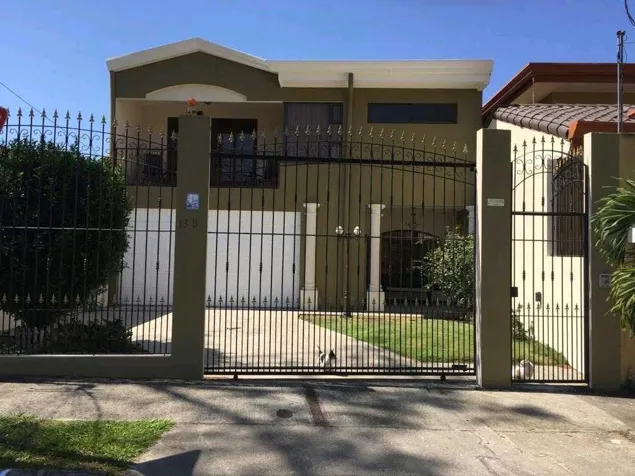 CASA EN ALQUILER DE LUJO EN ALAJUELA. en Alajuela — $2,300