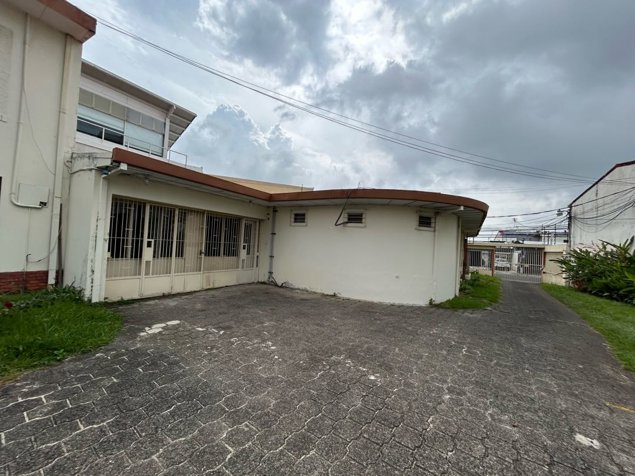 Oficinas en Sabana Sur, con 550 m2. Precio de Oportunidad in Mata Redonda, San José — $3,800 - Photo 2 of 19
