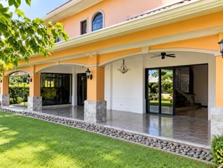 VENTA DE CASA, SANTA ANA, RIO ORO, HACIENDA DEL SOL in Uruca, Santa Ana, San José — $795,000 - Photo 4 of 18