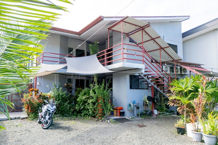 SE VENDE COMPLEJO MULTIUNIDAD DE ALTA RENTABILIDAD A 200M DE PLAYA LA COLONIA en Bahía Ballena, Osa, Puntarenas — $495,000