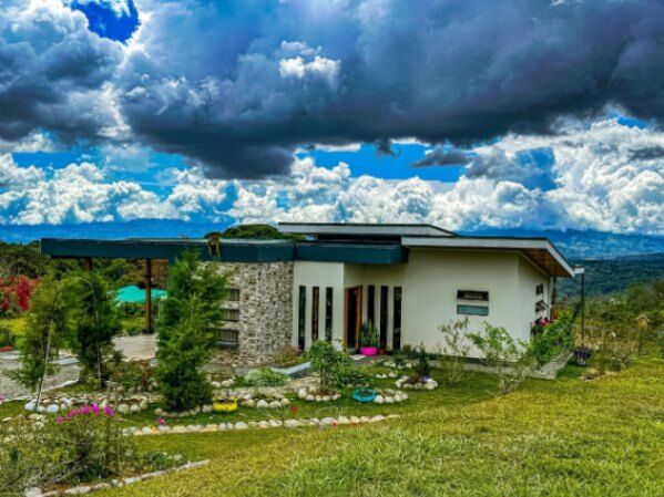 Casa en venta en Pérez Zeledón con amplio terreno con hermosas vistas  #26-985 GS en El General, Pérez Zeledón, San José — $560,000