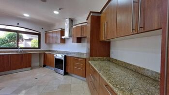 MLS-25-1745 LS ALQUILER CASA GRANADILLA CURRIDABAT en Granadilla, Curridabat, San José — $7,500 - Foto 5 de 10